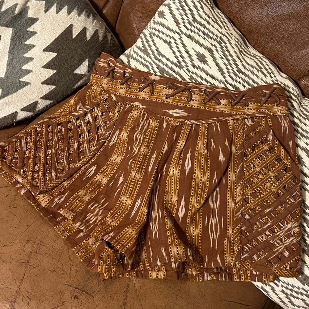 SOLD •$128 Free People New Romantics Brown Tribal Lattice Shorts - Picture 3 of 12